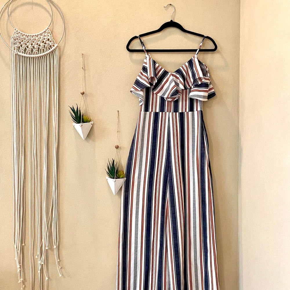 Jumpsuit super cute!